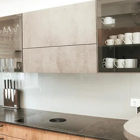 Apartman Modern Maisonette With Big Garden In *