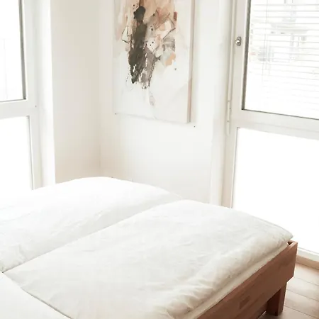 Modern Maisonette With Big Garden In