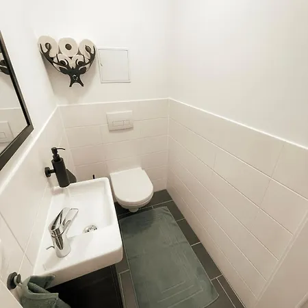 Modern Maisonette With Big Garden In *