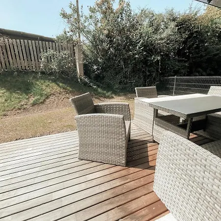 Modern Maisonette With Big Garden In