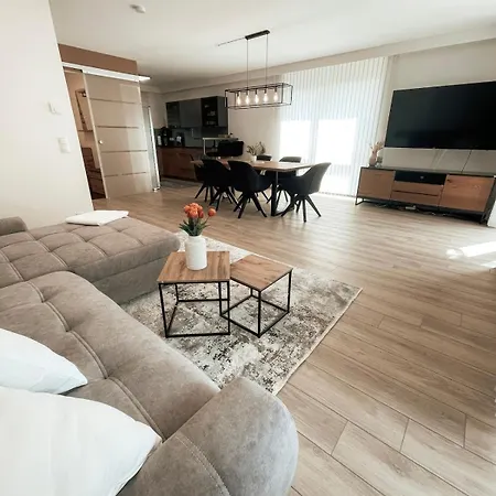 Апартаменты Modern Maisonette With Big Garden In Грац