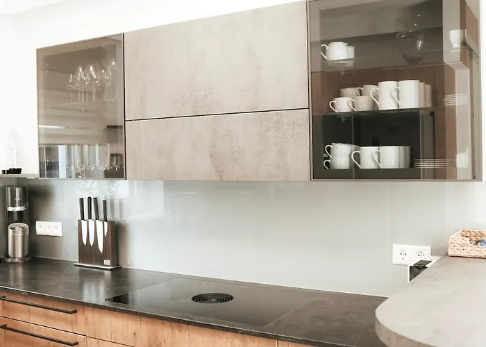 Appartamento Modern Maisonette With Big Garden In *