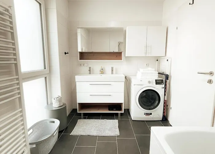 Modern Maisonette With Big Garden In Apartment *