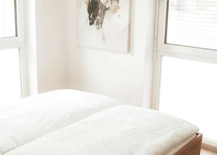 Modern Maisonette With Big Garden In