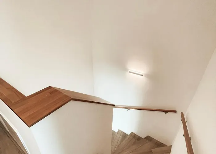 Appartamento Modern Maisonette With Big Garden In *