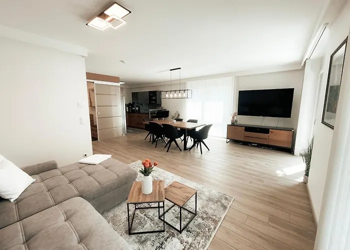 Modern Maisonette With Big Garden In Appartamento Graz