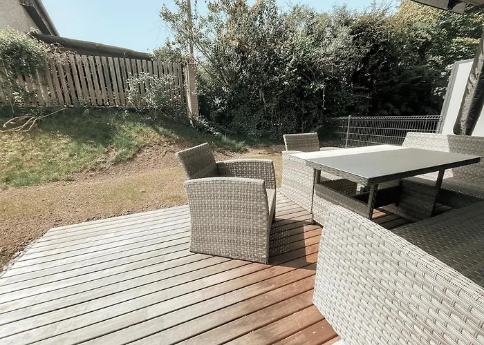 Modern Maisonette With Big Garden In